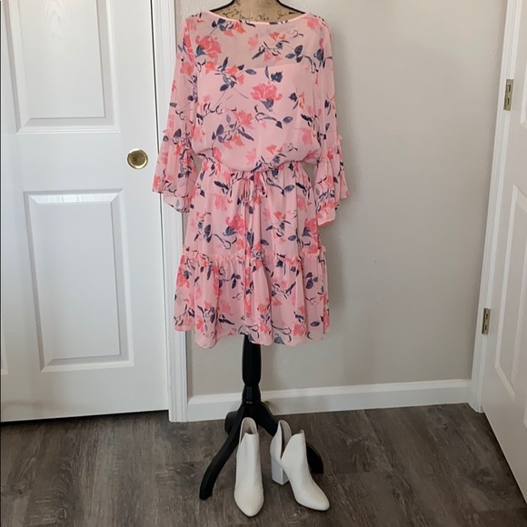 Eliza J Dresses & Skirts - Scoop Dress